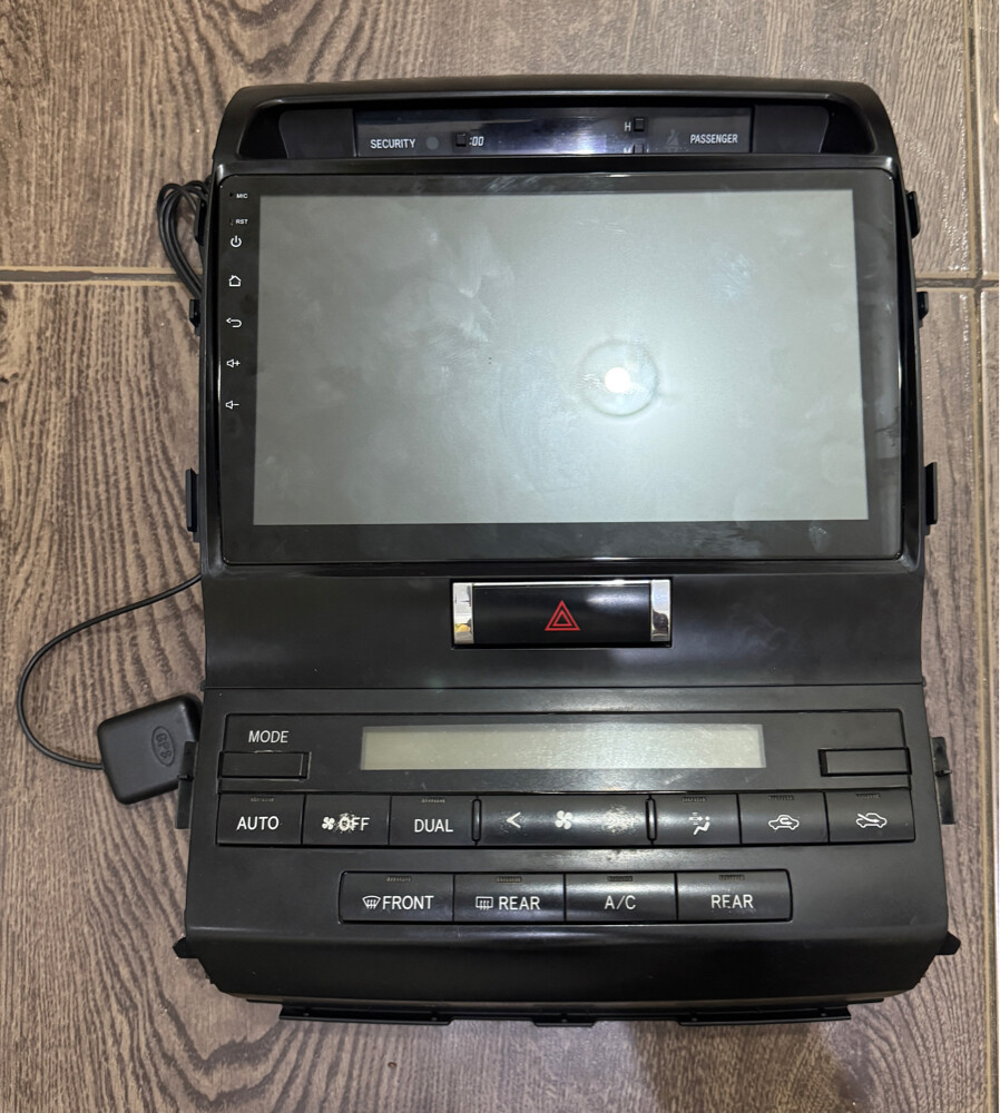 Middle Console Land Cruiser 2008-20 - 1