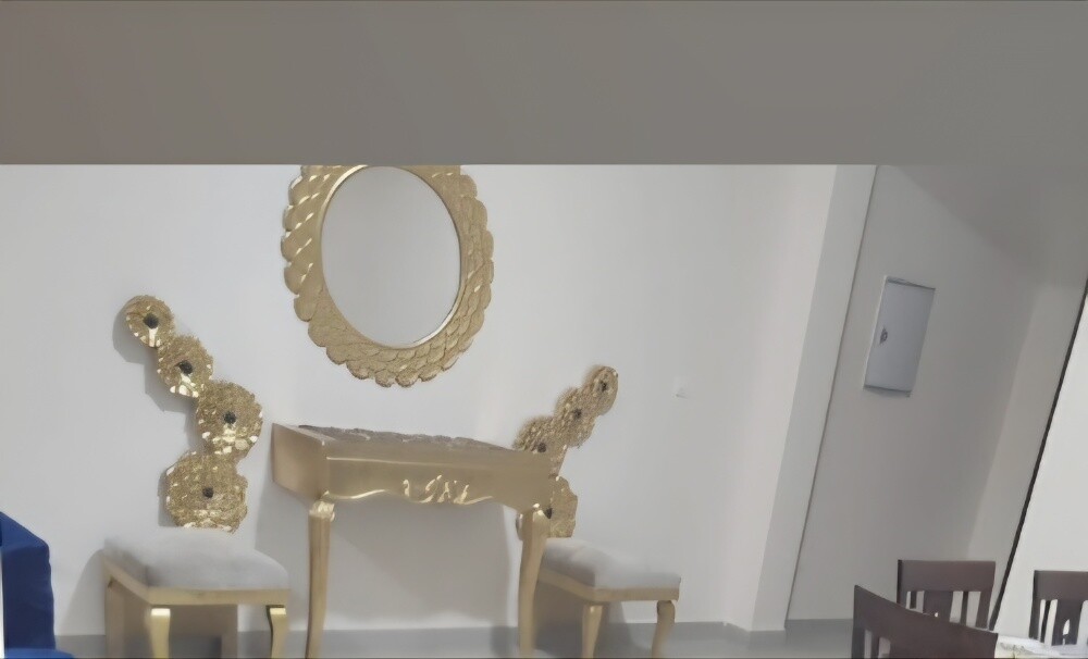 سرير أطفال وكونسول - 2