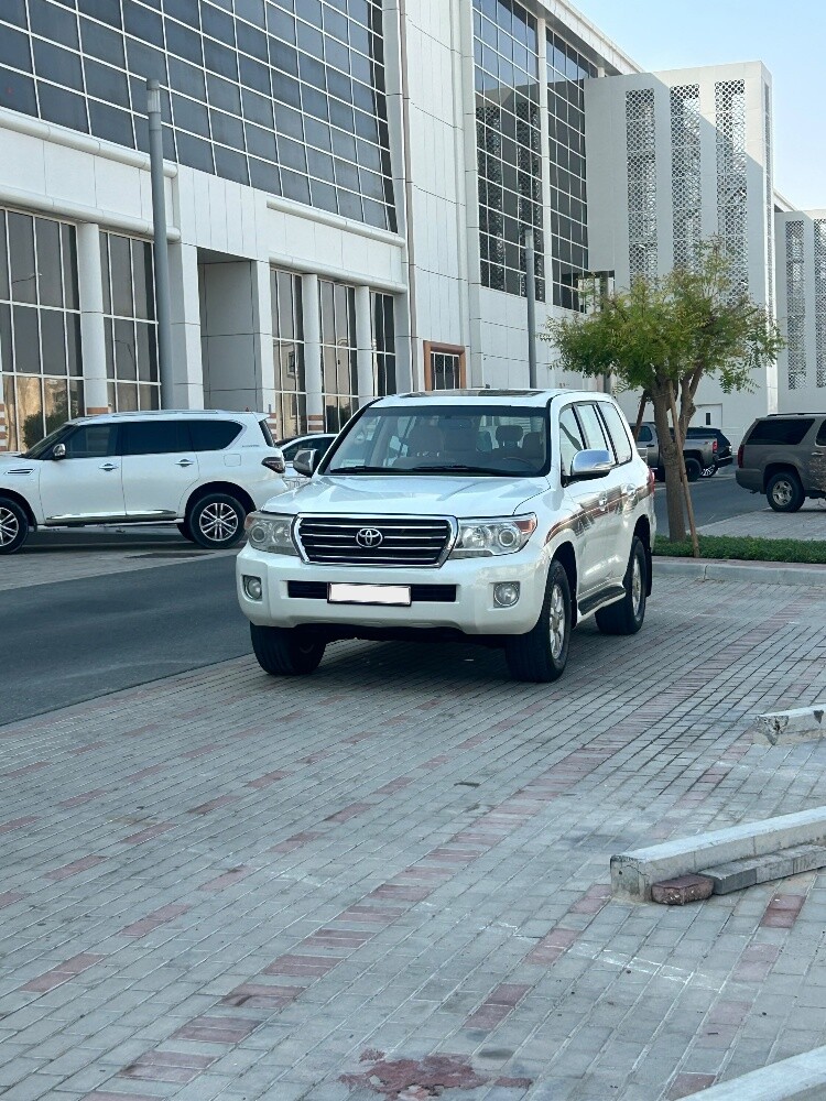 Toyota Land Cruiser GXR V8 2012 - 2