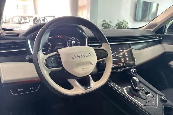 LYNK & CO 01 LOUDER PRO 2.0L 2024 - 13