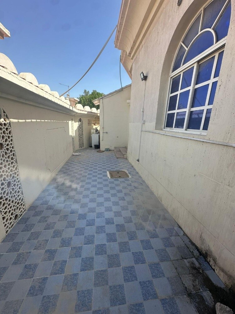 ملحق مدخل خاص مع حوش .. غرفتين وص - 1