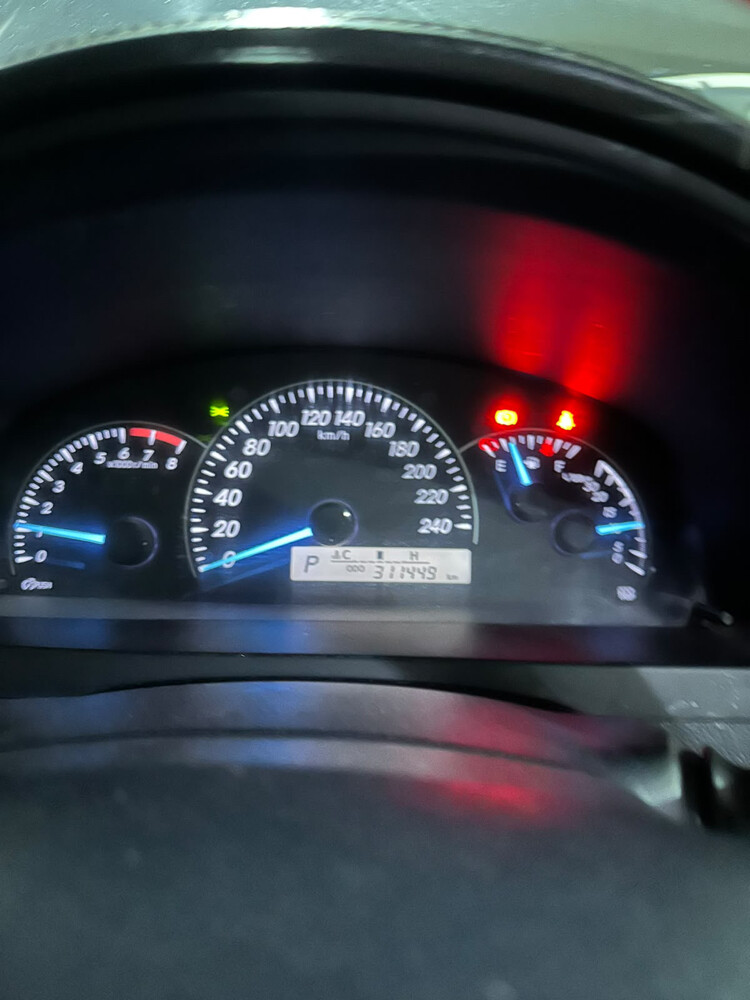 Urgent sale: 2014 Camry, privately  - 3