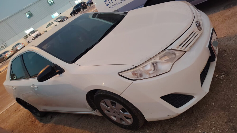 Urgent sale: 2014 Camry, privately  - 2