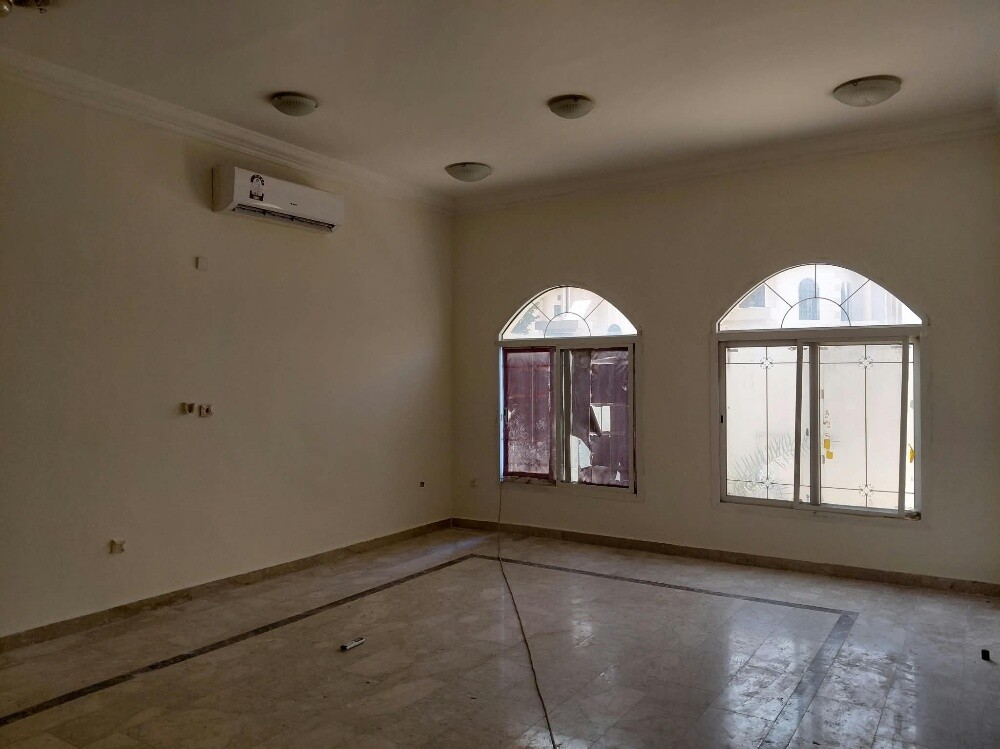 villa available for female um Salal - 3