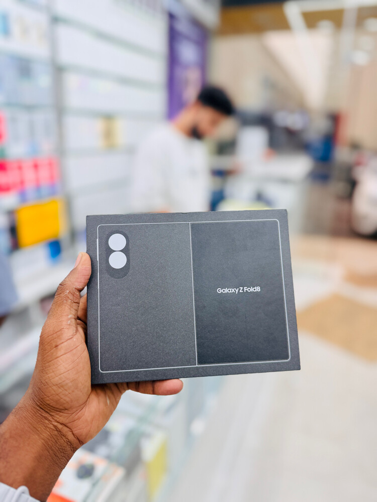 Samsung Galaxy Z Fold 8 - 1