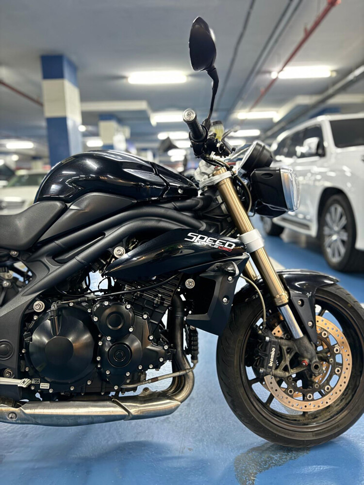 triumph 1050 - 4