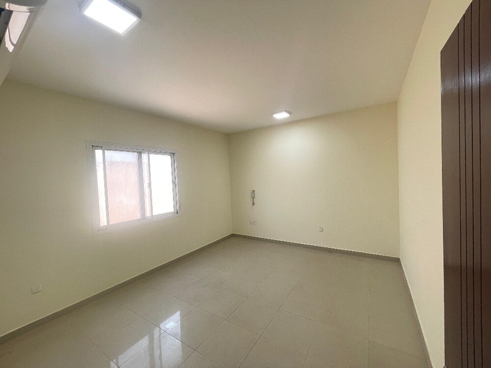شقق بمجمع ساكنى للايجار بالمطار - 5