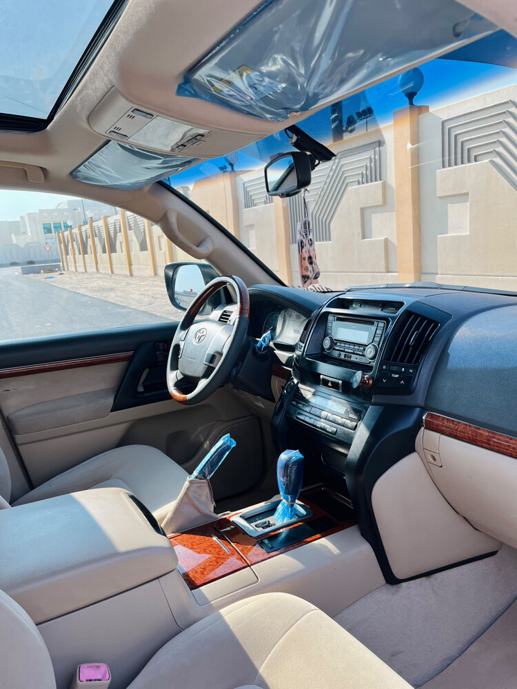 Toyota gxr v8 2013  - 7