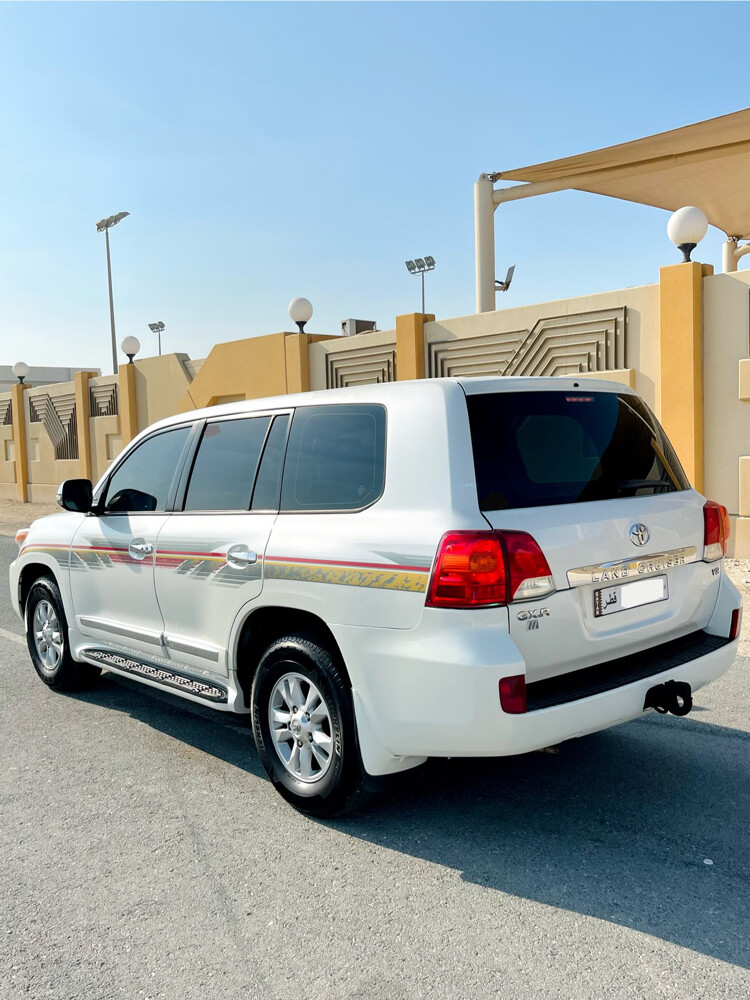 Toyota gxr v8 2013  - 10