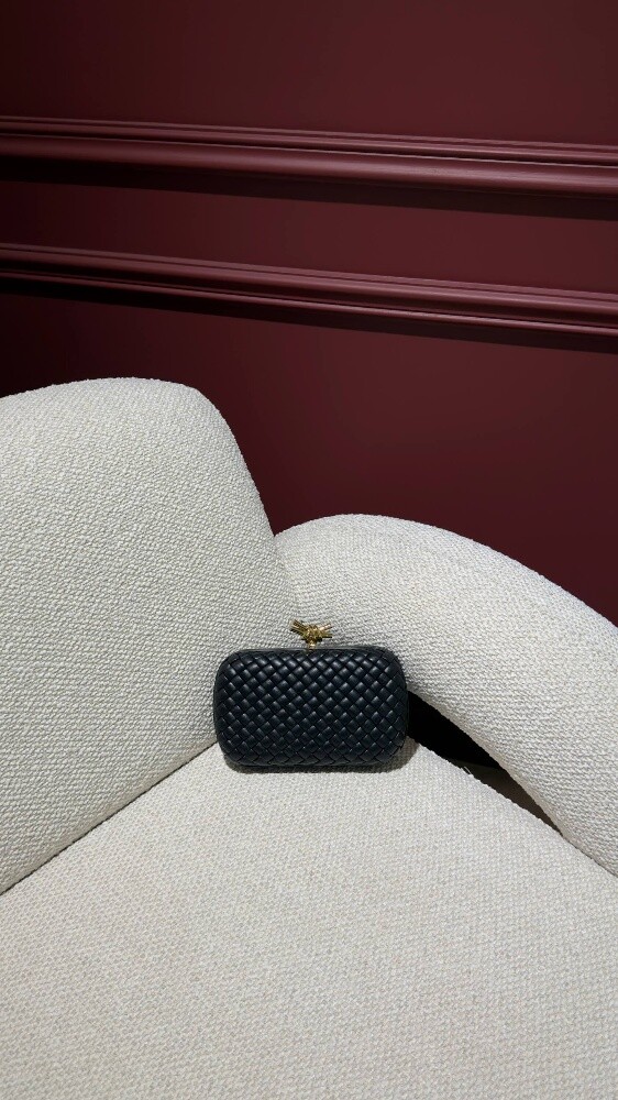 BVG Knot Clutch Black - 3