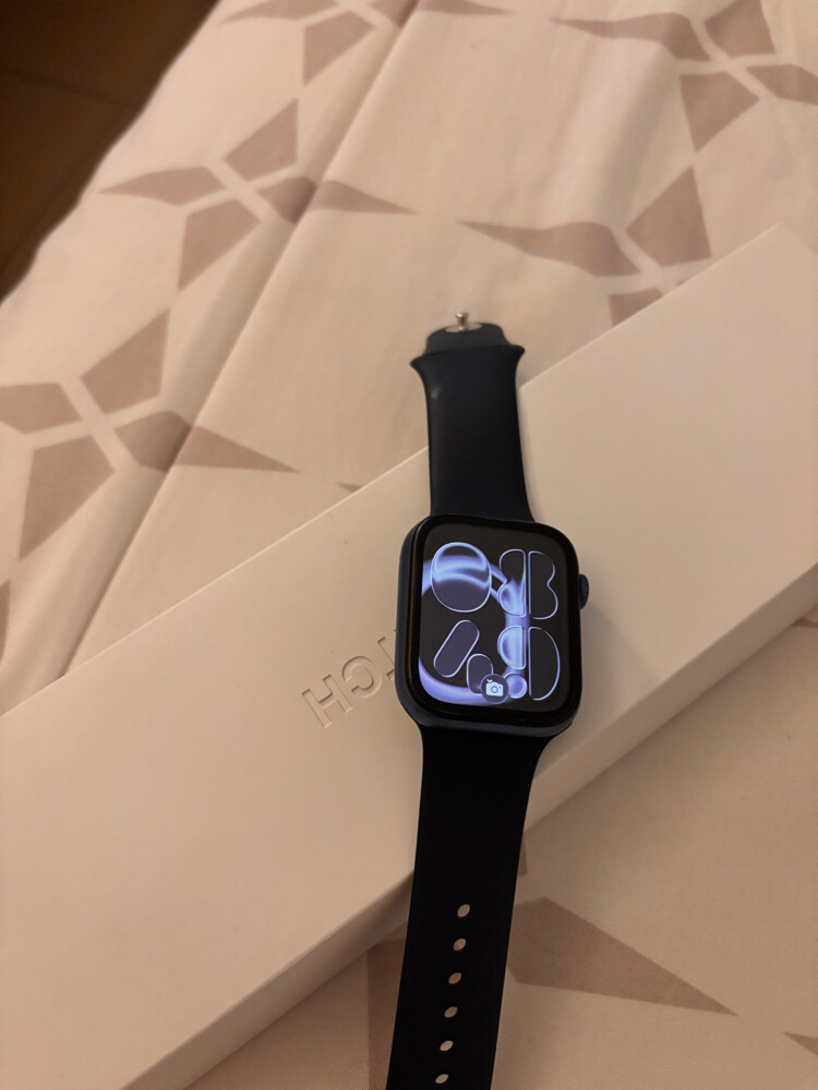 Apple Watch Series 7  - 1
