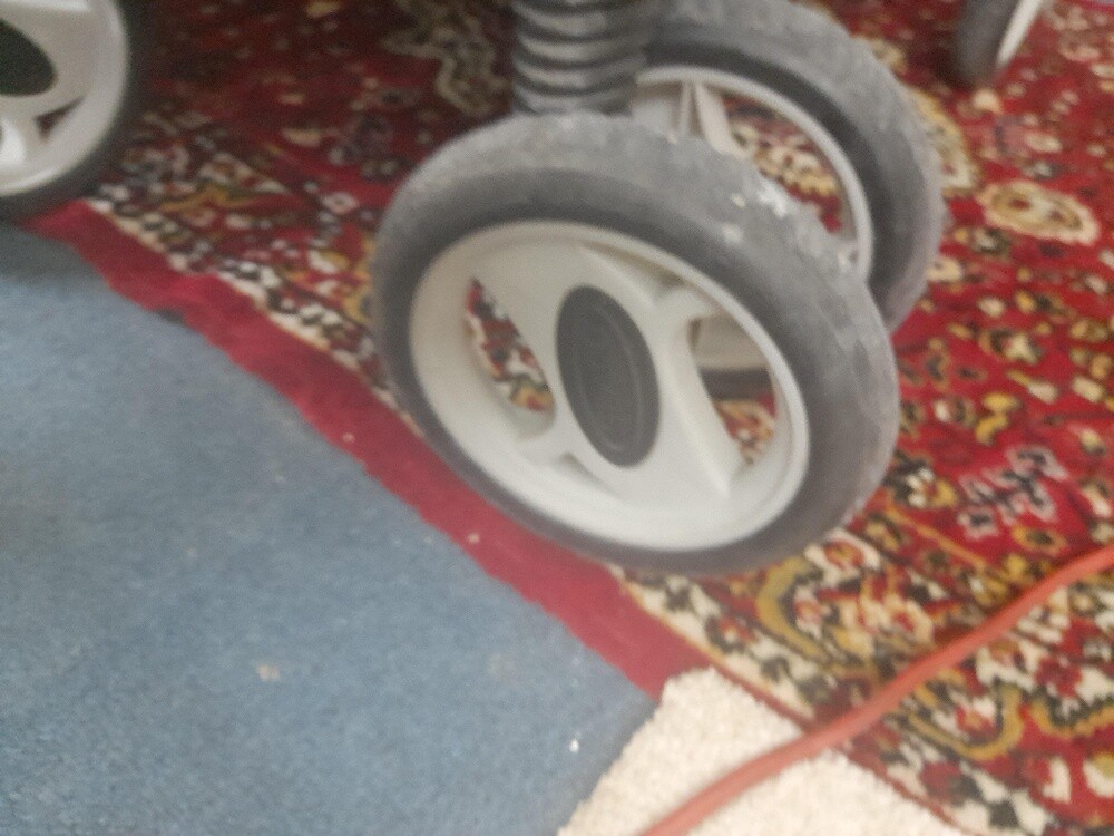 للبيع عربايات اطفال حجم كبير - 3