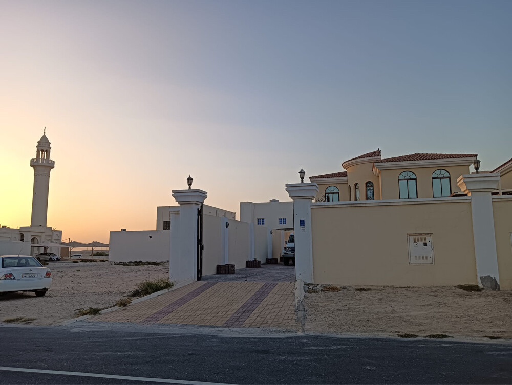 للايجار فيلا الخور مع بركه سباحه  - 5