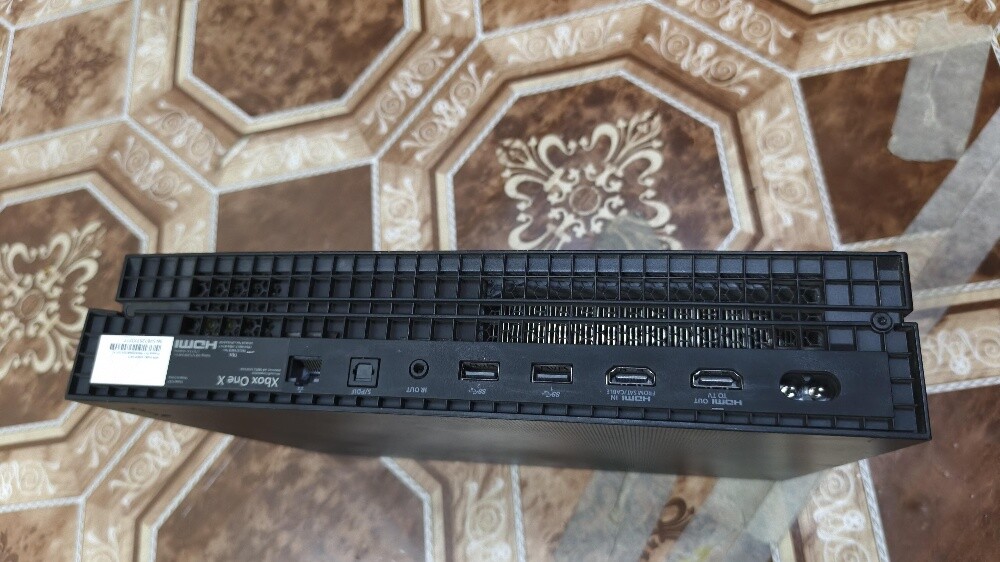 Xbox One X
Model 1787 - 1
