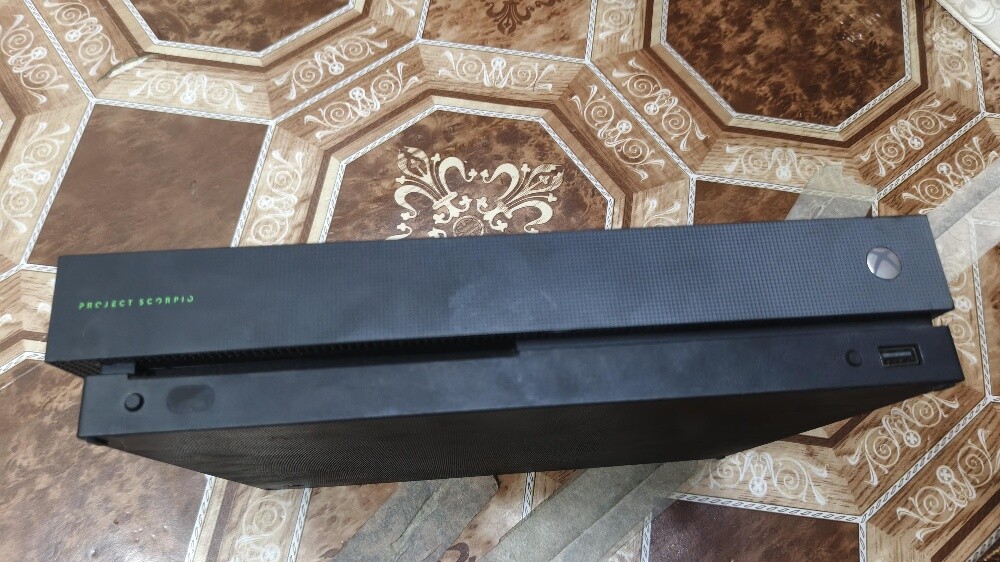 Xbox One X
Model 1787 - 6