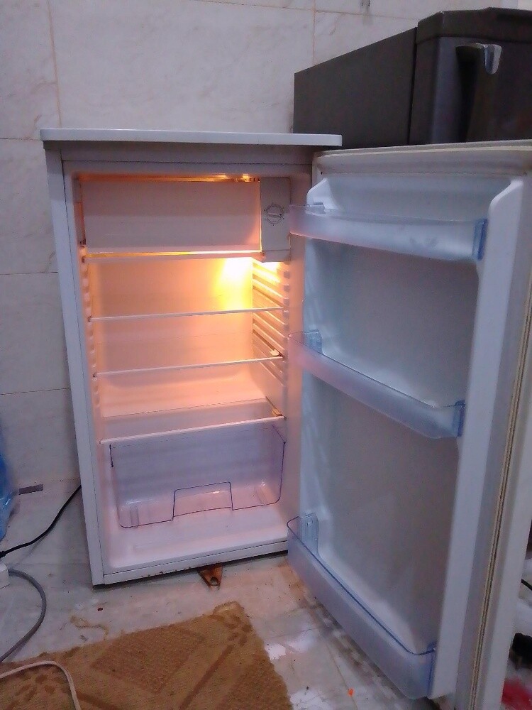 Single door fridge for sale. - 3