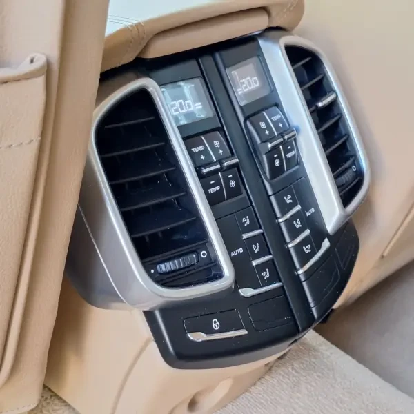 PORSCHE CAYENNE S - 8