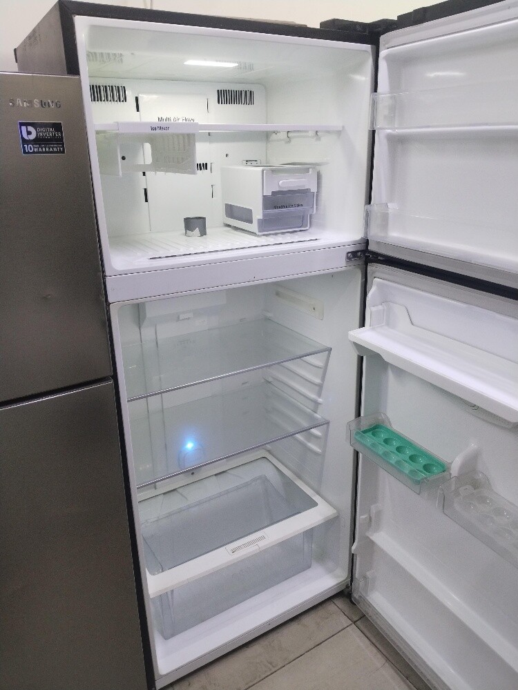Lg refrigerator excellent condition - 3