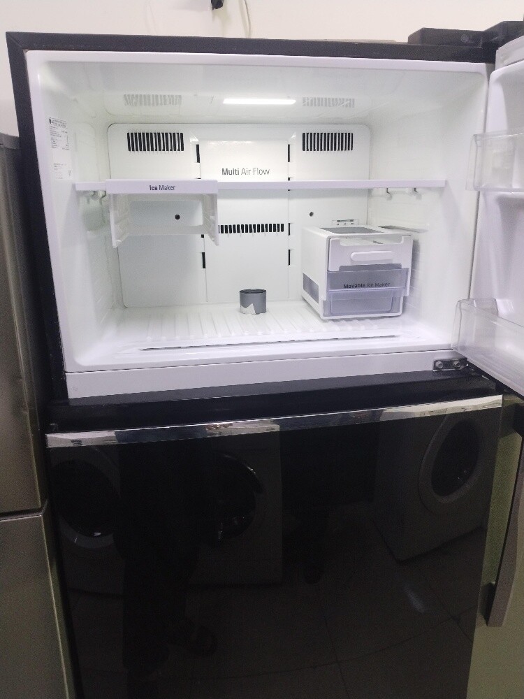 Lg refrigerator excellent condition - 2