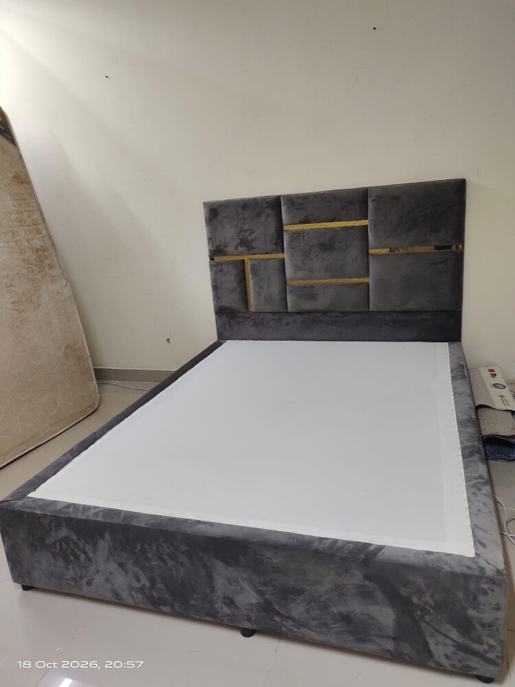 Queen size bed for sale excilent co - 1