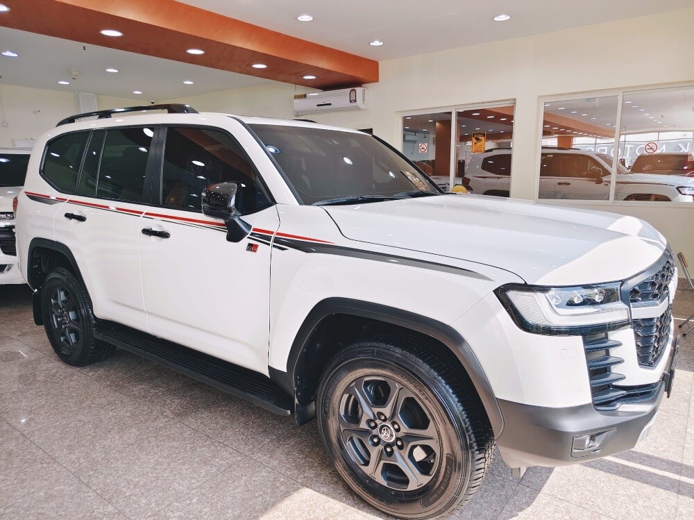 GR SPORT 2023 TWIN TURBO WHITE - 2