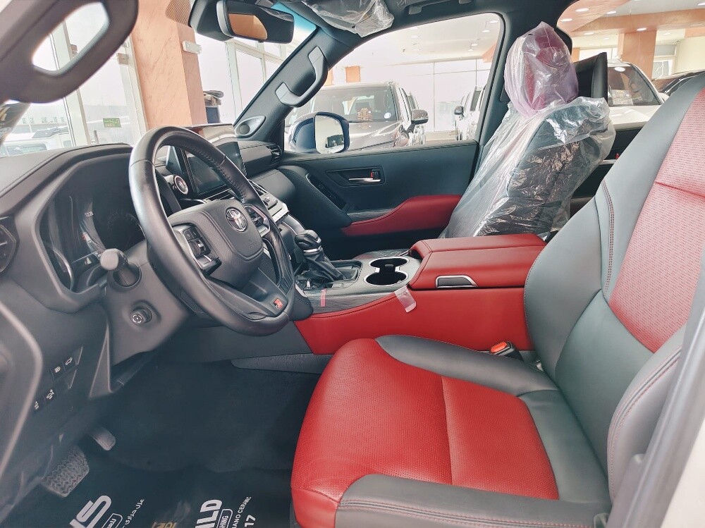 GR SPORT 2023 TWIN TURBO WHITE - 7
