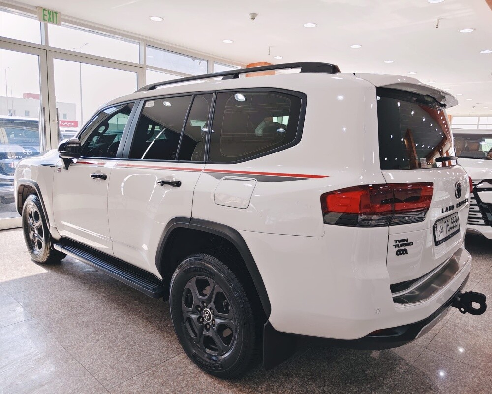 GR SPORT 2023 TWIN TURBO WHITE - 4
