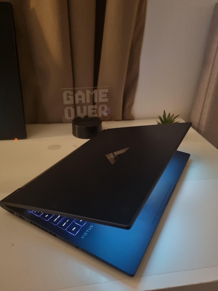 RTX 4070 GAMING LAPTOP - 5