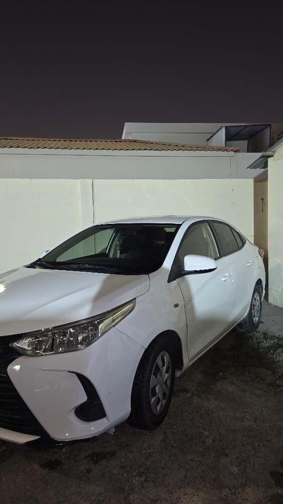 TOYOTA YARIS 2022 URGENT SALE - 2