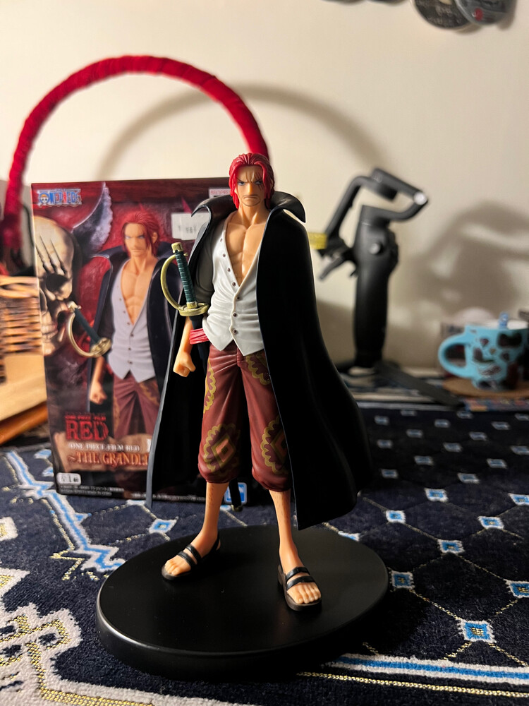 ONE PIECE – SHANKS FIGURE  - 1