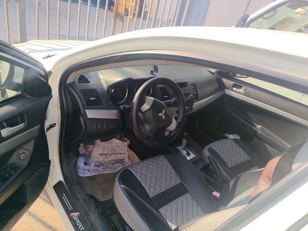 Mitsubishi lancar - 3