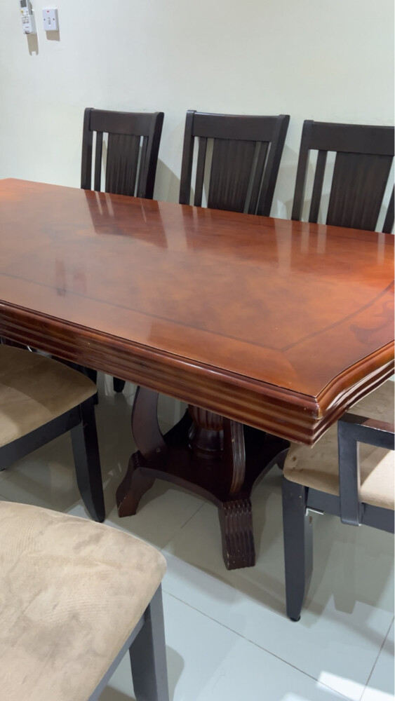 diniing table - 2