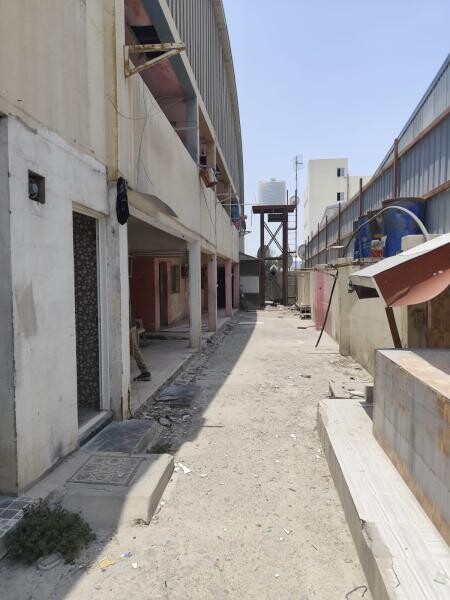 للإيجار استور بالصناعية مع سكن - 6