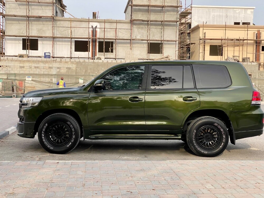 land cruiser vxr v8 - 2