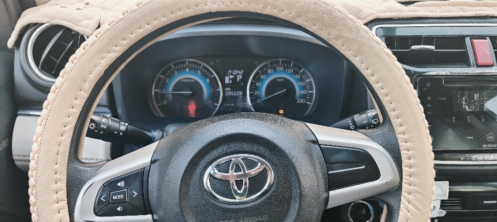 Toyota Rush 2023 With Alloy wheels - 6