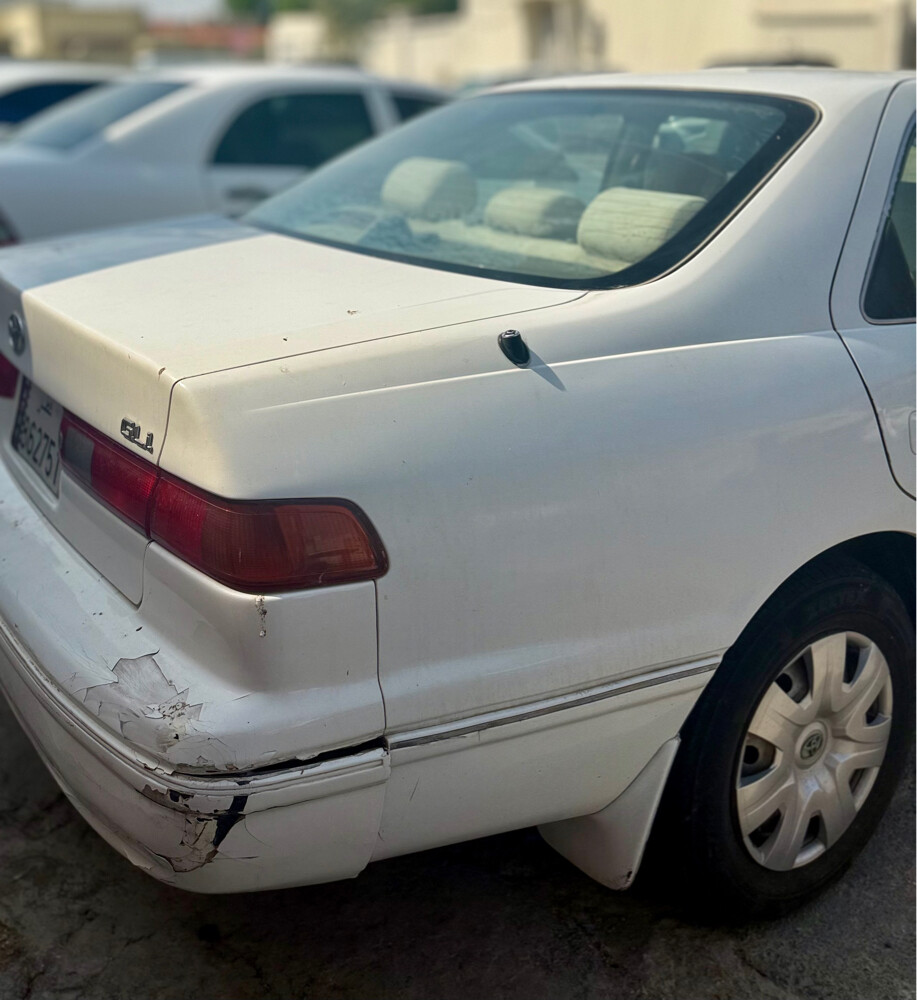 camry model 1999 in good condition  - 2
