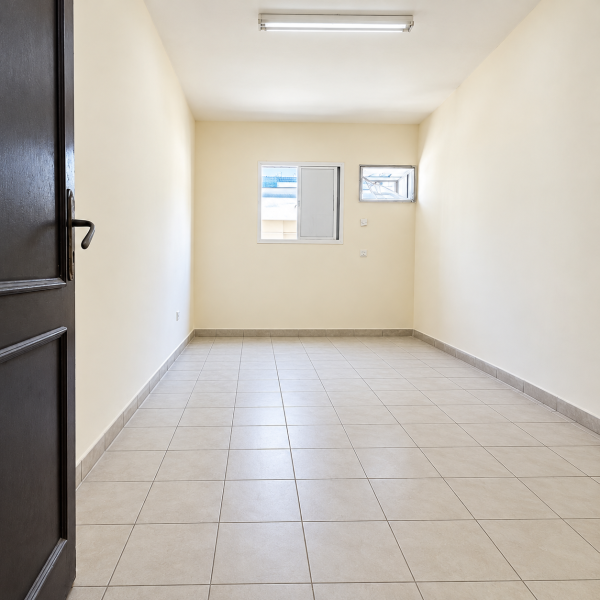Workers' Accommodation  8 Rooms - 4