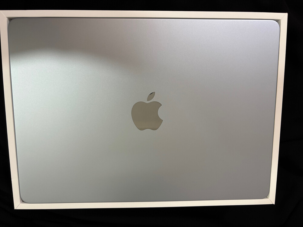 MacBook Air M4 13-inch - 1
