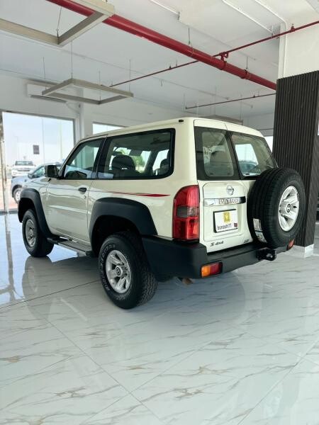 للبيع نيسان باب جي ال 2020 - 10