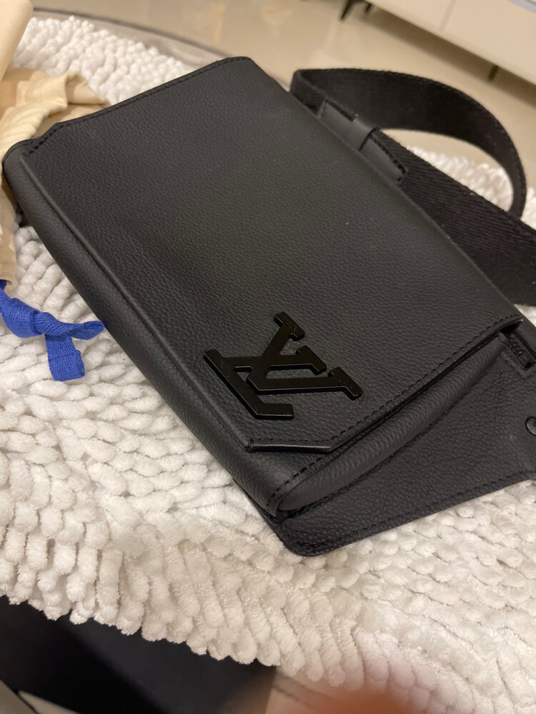 LOUIS VUITTON (Original) - 1