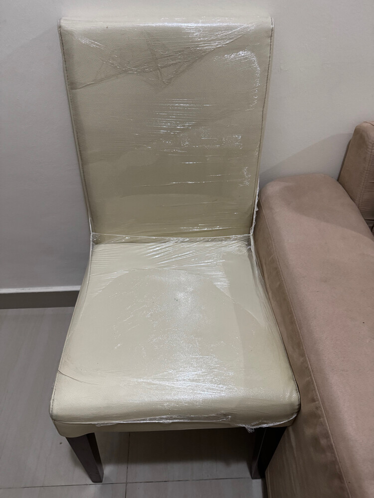طاولة طعام مع ٦ كراسي - 2