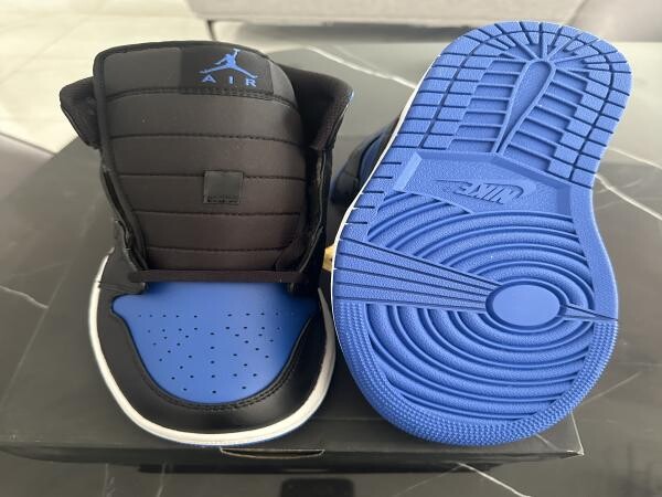 AIR JORDAN 1 MID size 11 - 4