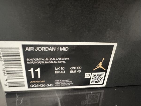 AIR JORDAN 1 MID size 11 - 3