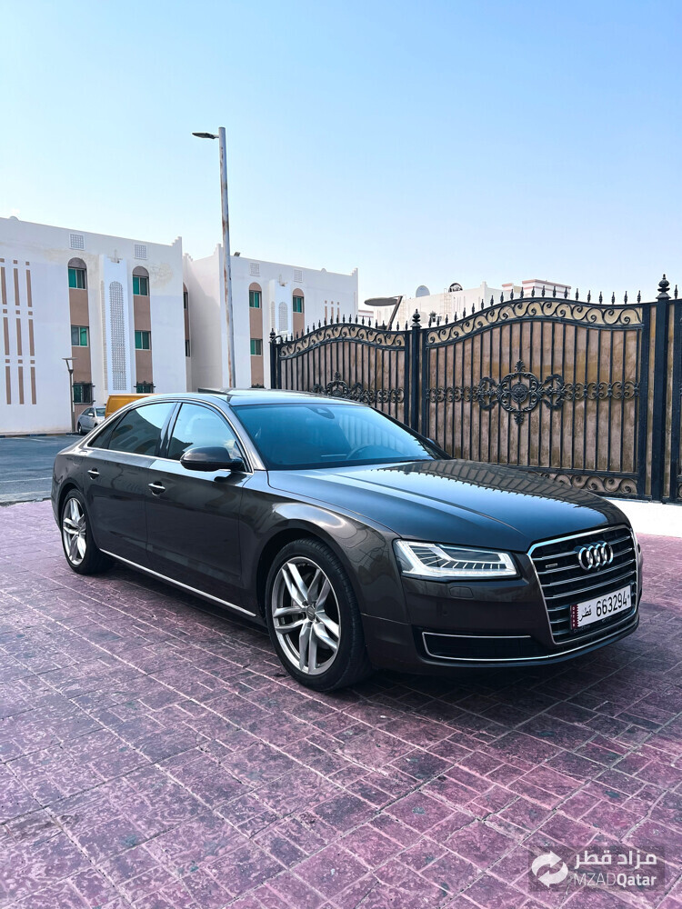Audi A8  - 7