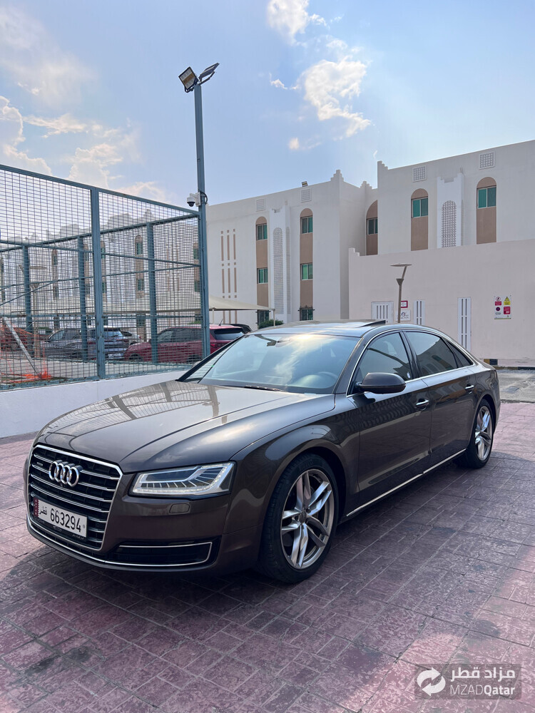 Audi A8  - 2