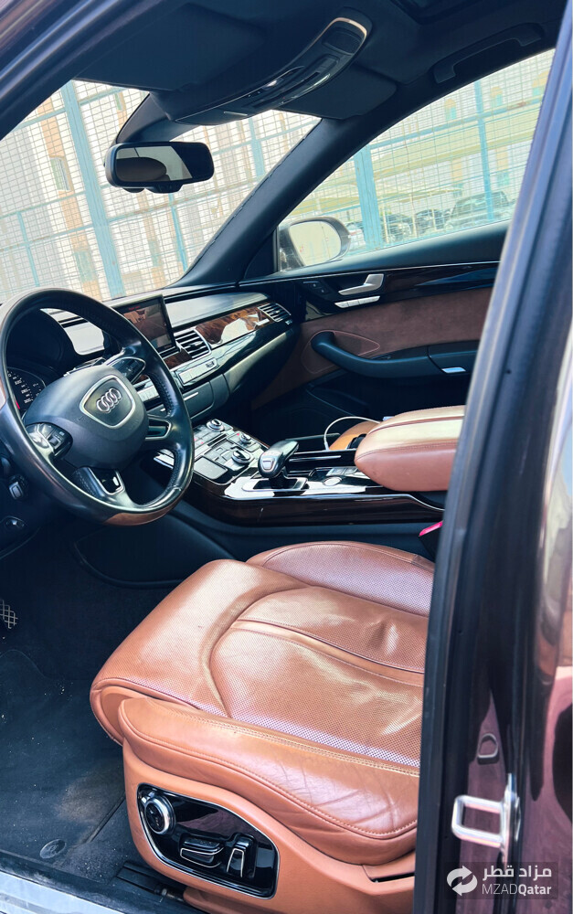 Audi A8  - 4