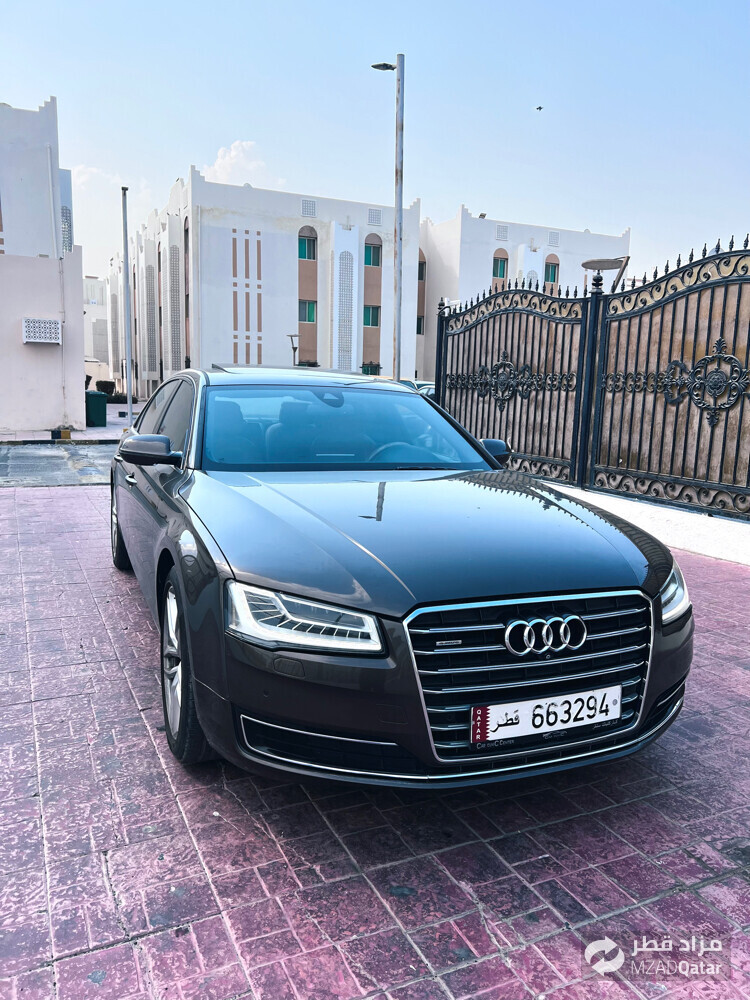 Audi A8  - 10