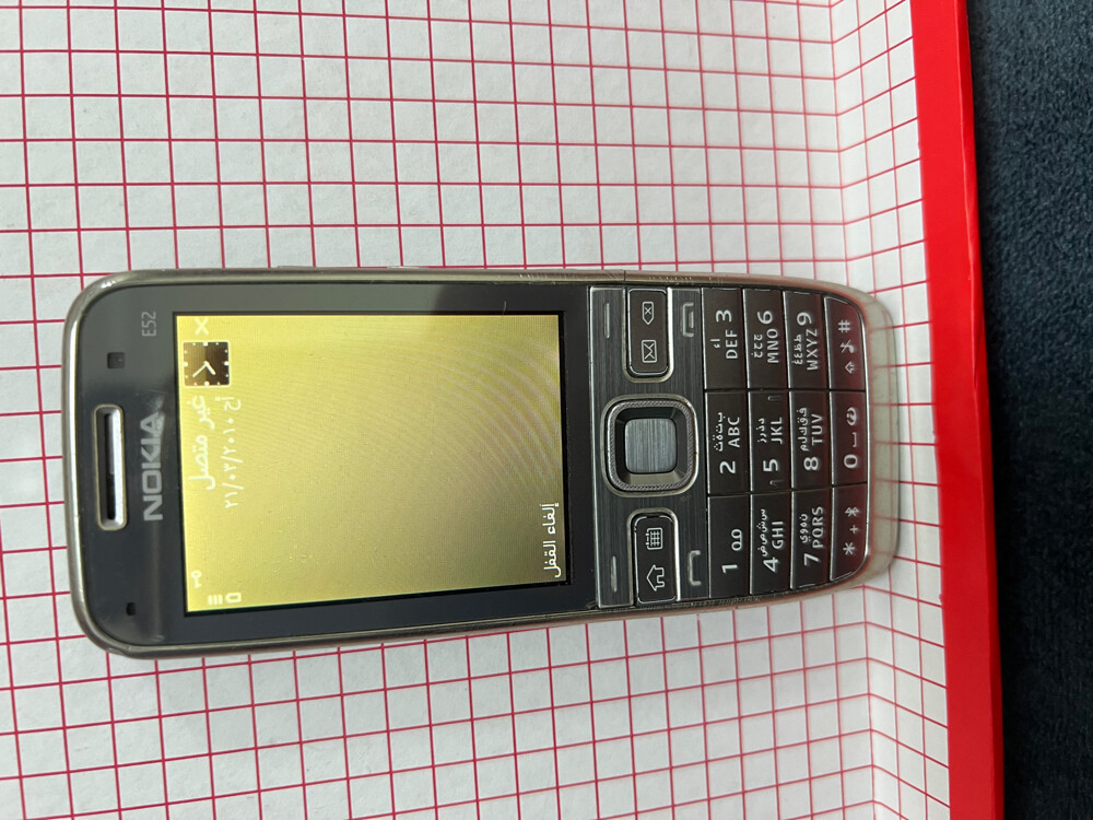 NOKIA E52 - 1