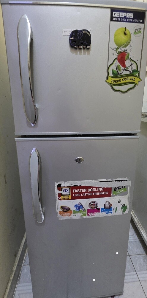 Geepas fridge - 3