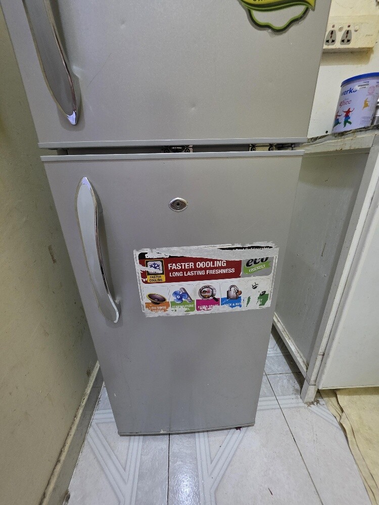 Geepas fridge - 1